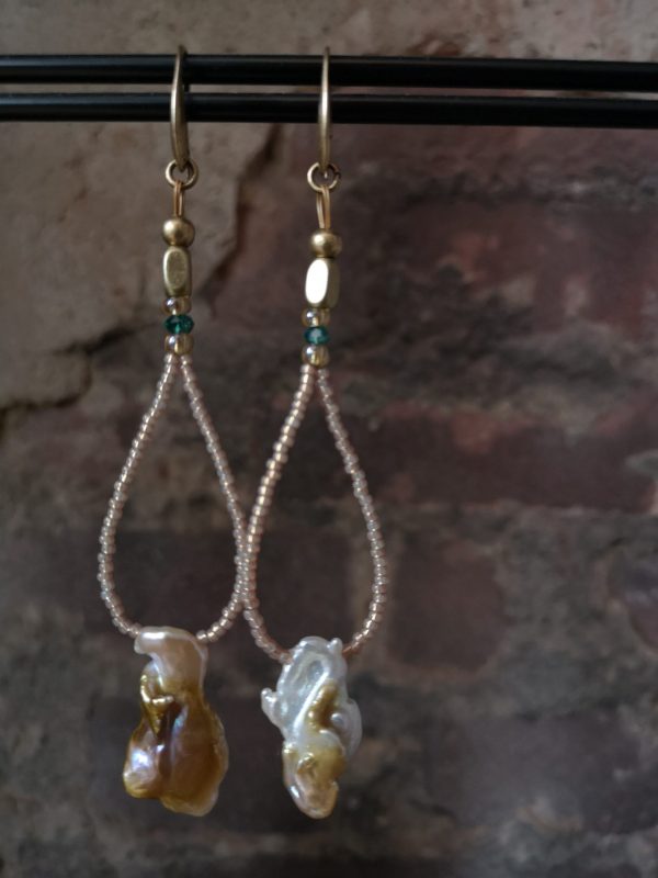 Oorhangers met Keshi parels